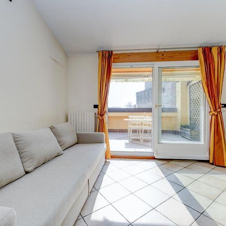 Sunset Apartment Home & Terrace Сірміоне Екстер'єр фото