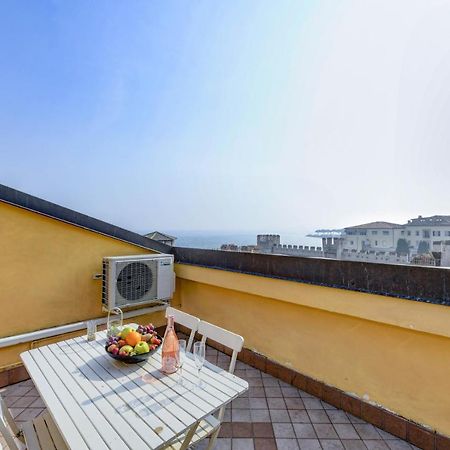 Sunset Apartment Home & Terrace Сірміоне Екстер'єр фото