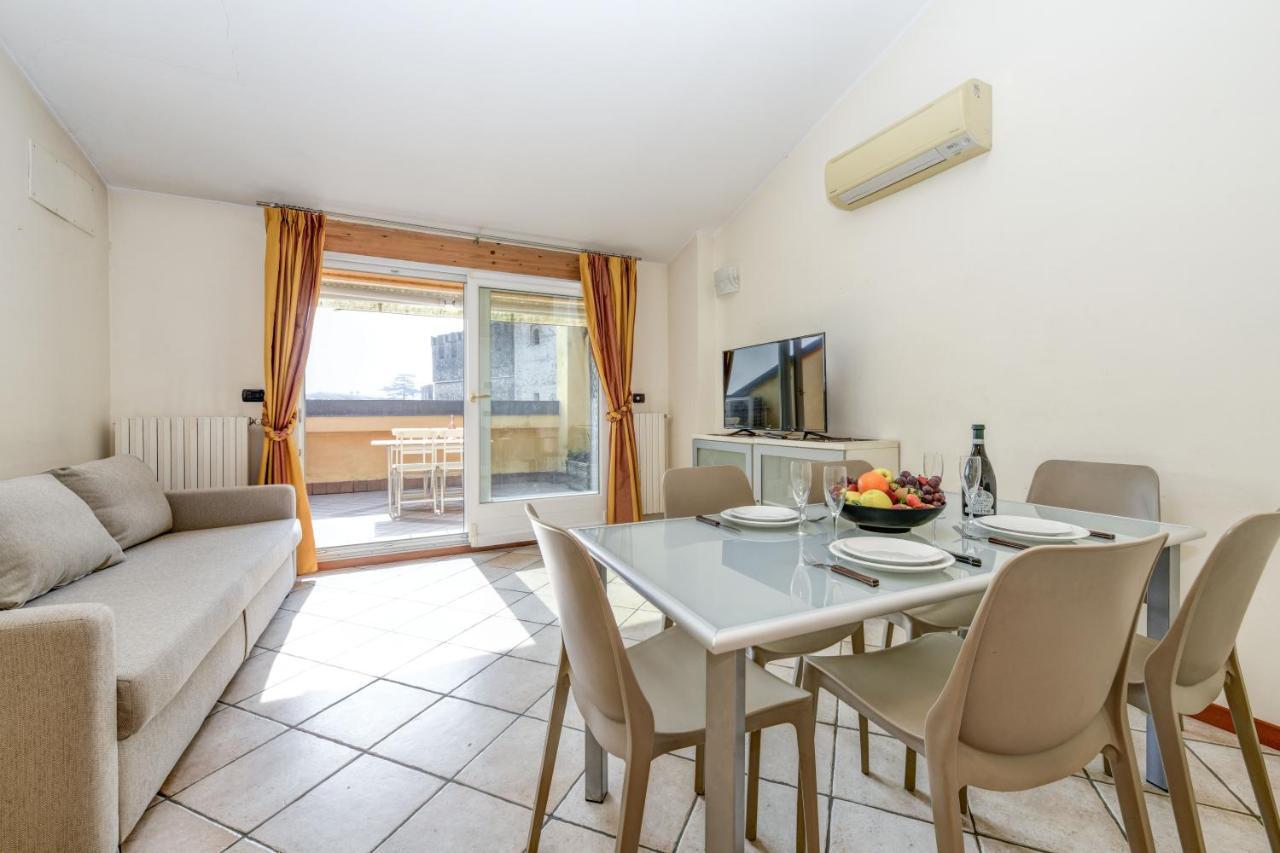 Sunset Apartment Home & Terrace Сірміоне Екстер'єр фото