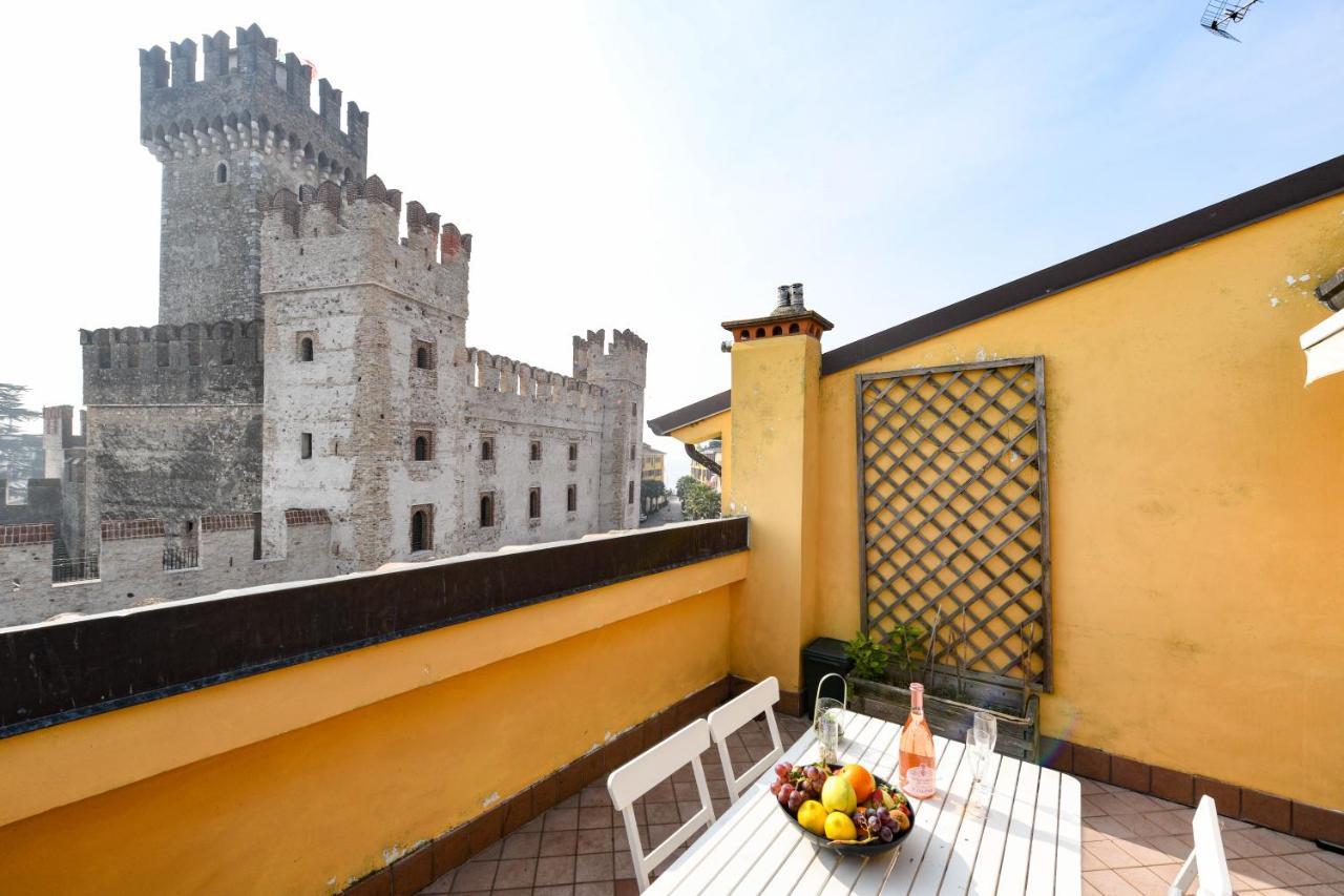 Sunset Apartment Home & Terrace Сірміоне Екстер'єр фото